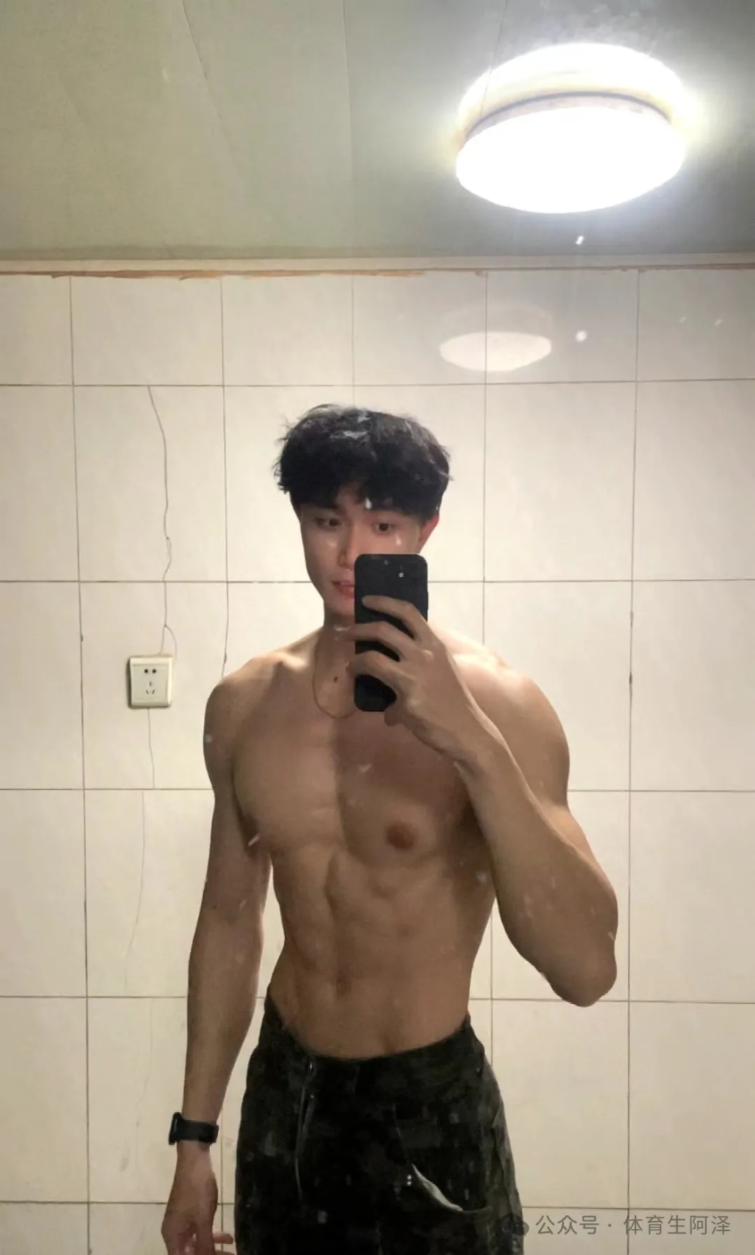 图片[4]-北体185体育生，健硕的胸肌，女生见了都z自卑.....-小蓝短视频