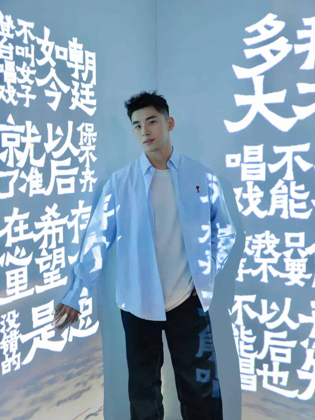 图片[10]-休闲VS正装，帅气的小哥哥都好看-小蓝短视频