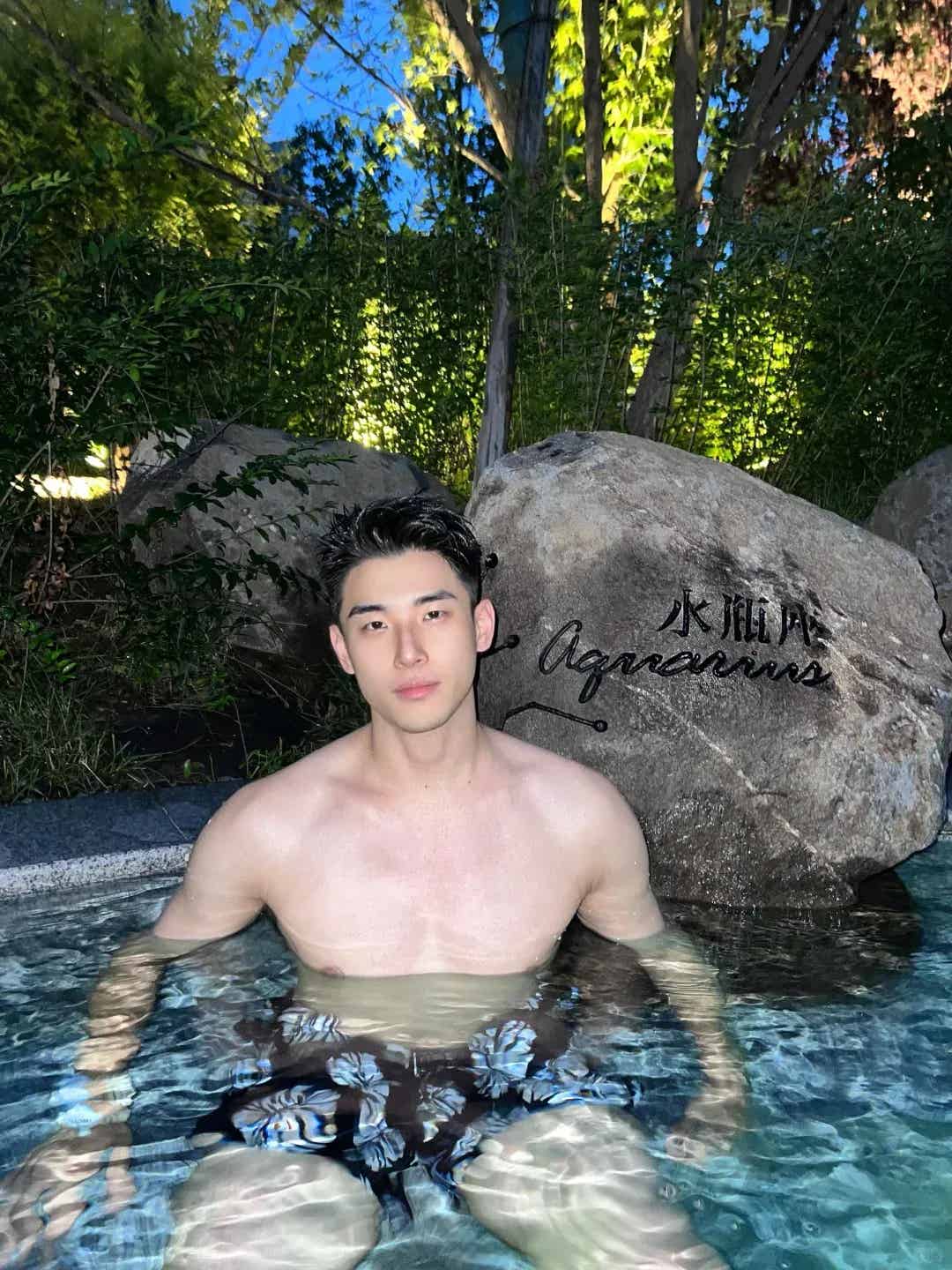 图片[17]-休闲VS正装，帅气的小哥哥都好看-小蓝短视频