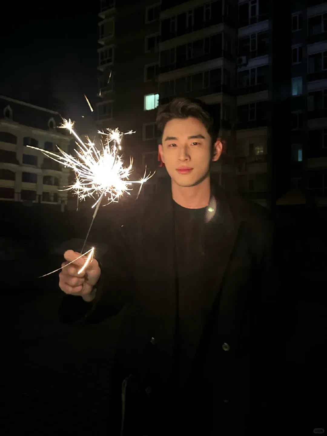 图片[25]-休闲VS正装，帅气的小哥哥都好看-小蓝短视频