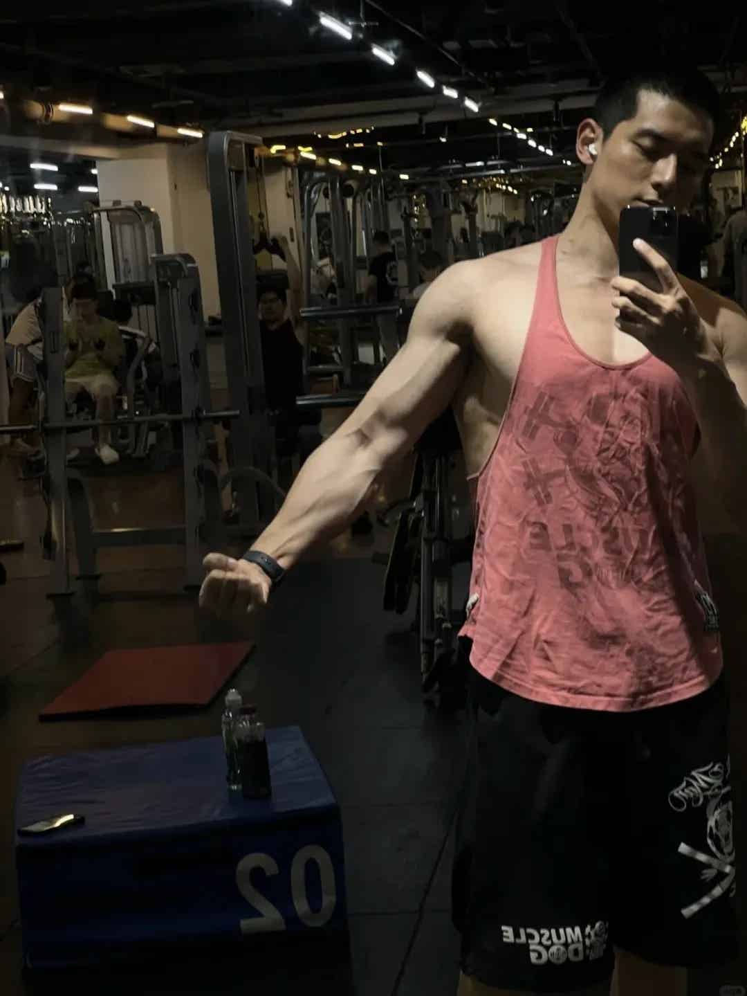 图片[4]-成都0都想掰弯的寸头西北硬汉子？长的太大、了！！-小蓝短视频