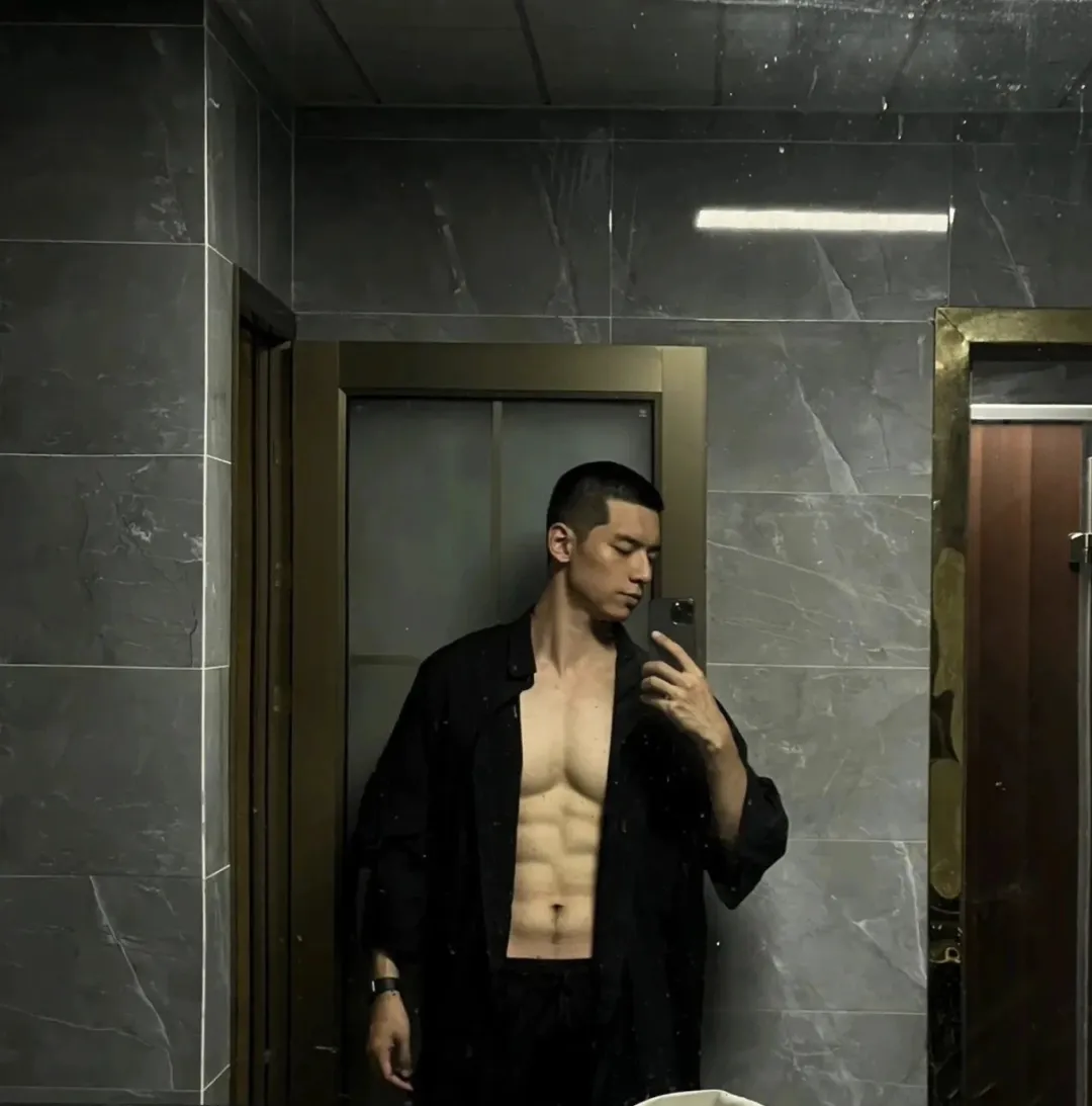 图片[13]-成都0都想掰弯的寸头西北硬汉子？长的太大、了！！-小蓝短视频