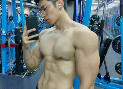 这个广州的斯文肌肉教练，居然可单次！