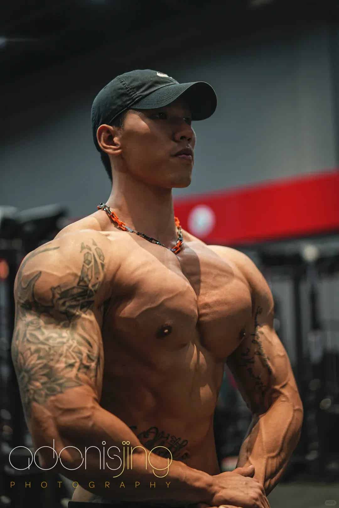 图片[10]-又又又被粉丝考古啦！192CM汪顺的泳裤太太勒了！-小蓝短视频