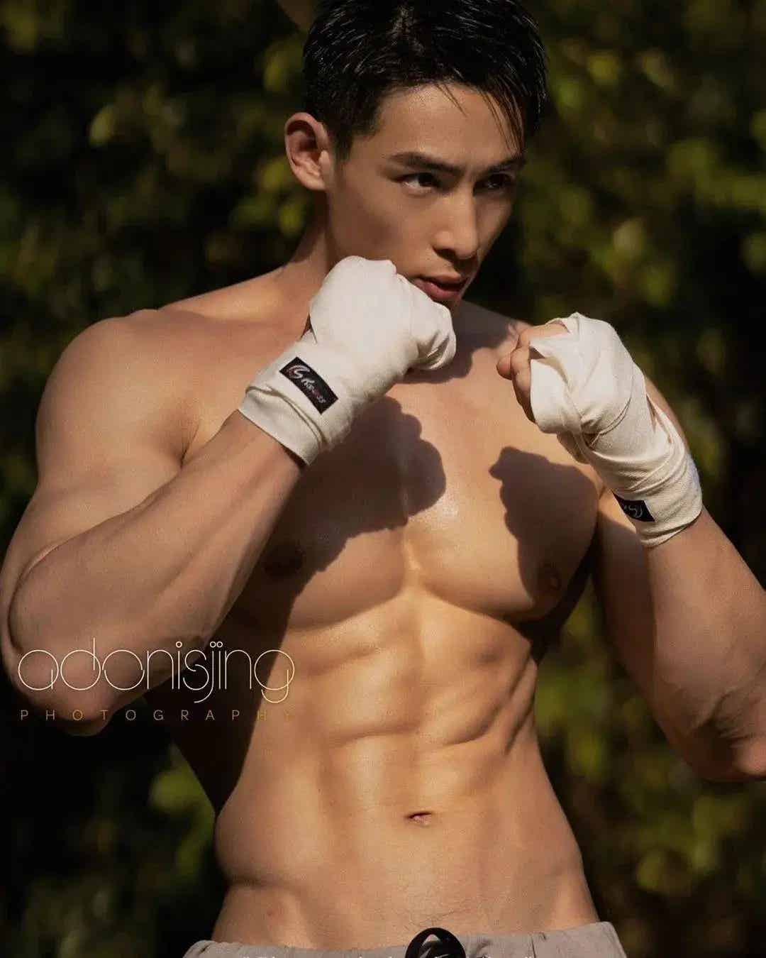 图片[13]-摄影师刘京的男人们，宽肩细腰翘臀是标配-小蓝短视频