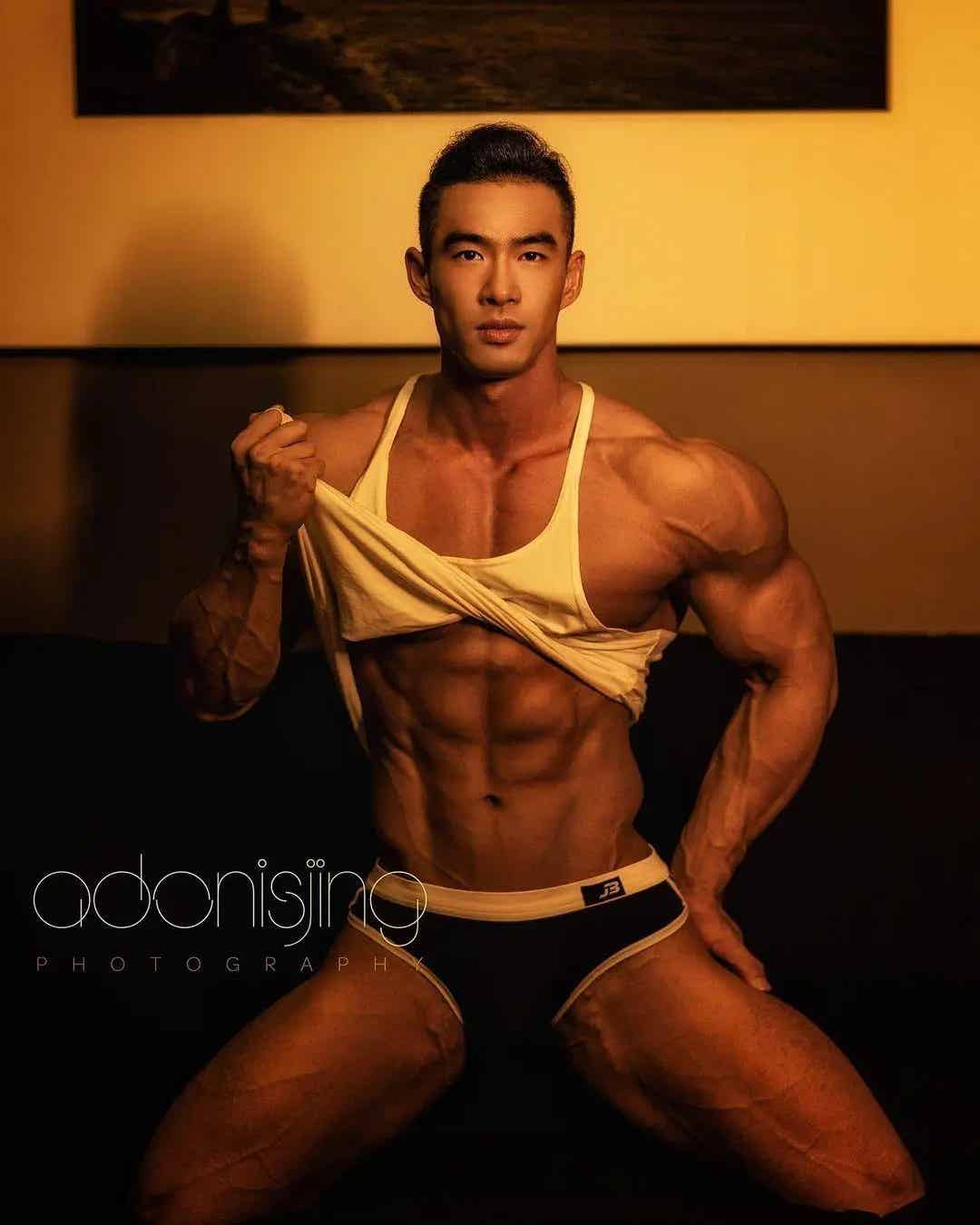 图片[21]-摄影师刘京的男人们，宽肩细腰翘臀是标配-小蓝短视频