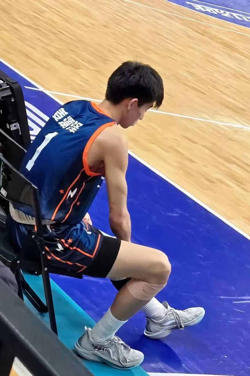 图片[1]-上海185cm篮球体育生帅哥-小蓝短视频