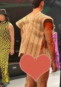 图片[9]-T字裤走秀到赤膊夜跑，健身男模实力在线炸裂-小蓝短视频