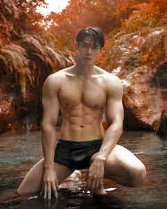 图片[14]-T字裤走秀到赤膊夜跑，健身男模实力在线炸裂-小蓝短视频