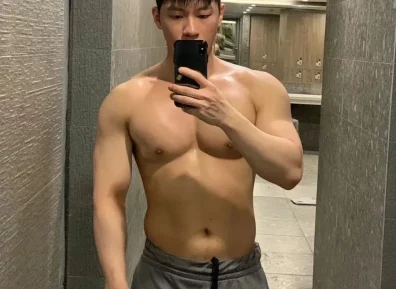 每天早上看会帅哥，又是精神满满的一天