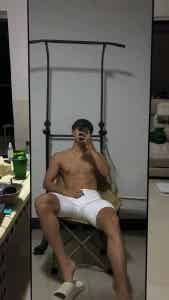 图片[10]-黑皮小哥玩划艇腹肌太美，广西小伙从不让人失望！-小蓝短视频