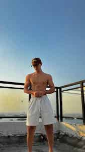 图片[14]-黑皮小哥玩划艇腹肌太美，广西小伙从不让人失望！-小蓝短视频