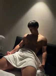 图片[18]-黑皮小哥玩划艇腹肌太美，广西小伙从不让人失望！-小蓝短视频