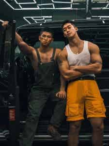 图片[10]-跟肌肉男小师弟一起修车，他居然上手啦？ ​​​-小蓝短视频