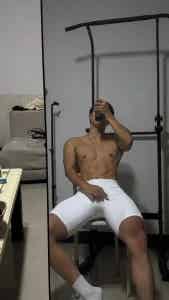 图片[9]-黑皮小哥玩划艇腹肌太美，广西小伙从不让人失望！-小蓝短视频