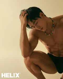 图片[37]-黑皮健身大神亮色泳裤海滩秀肌肉，身材太撩了！-小蓝短视频