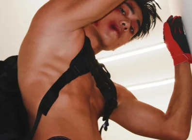 00后年下黑皮腹肌小哥,这也太可了吧!