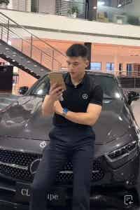 图片[3]-壹臣？又火了？穿正装皮鞋卖车的超帅销售！-小蓝短视频