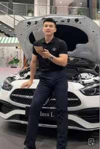 图片[15]-壹臣？又火了？穿正装皮鞋卖车的超帅销售！-小蓝短视频