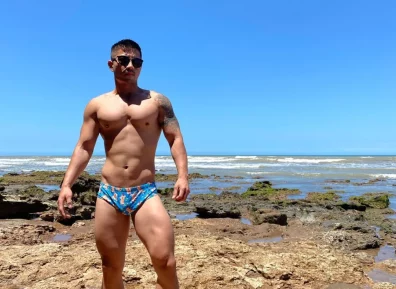 那个被偷袜子的小红书肌肉博主,原来是他