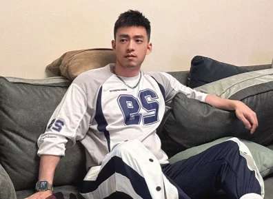 正装绝绝子！会穿搭的暖男了解一下 | 网红帅哥