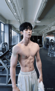 宽肩窄腰白皮薄肌小哥，我爱了我可以啊！-小蓝短视频