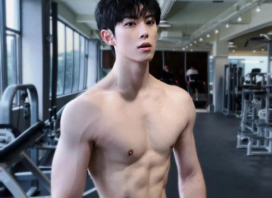 宽肩窄腰白皮薄肌小哥,我爱了我可以啊!