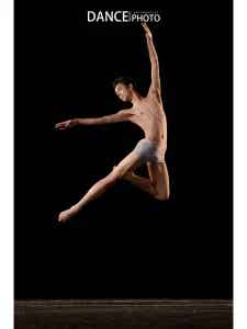 图片[2]-写真 | 舞者的高难度舞姿，展示舞蹈之美-小蓝短视频