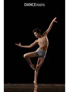 图片[8]-写真 | 舞者的高难度舞姿，展示舞蹈之美-小蓝短视频