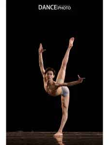 图片[11]-写真 | 舞者的高难度舞姿，展示舞蹈之美-小蓝短视频