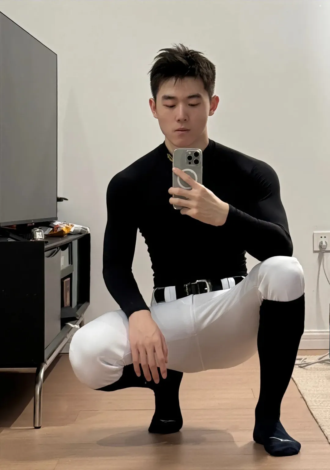 图片[9]-有片又有料！棒球服紧身胶衣，上海22岁薄肌男神来袭!-小蓝短视频