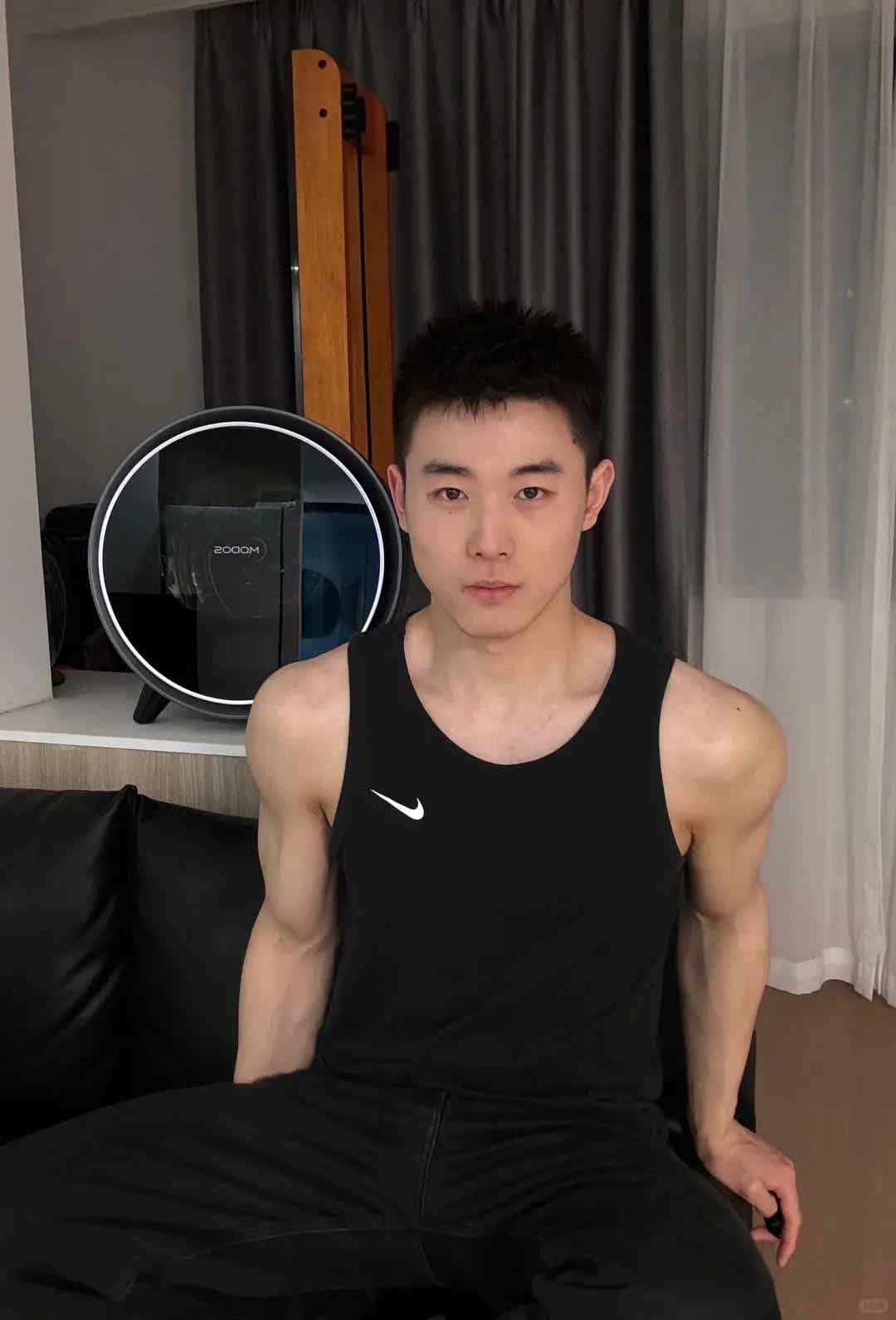 图片[18]-有片又有料！棒球服紧身胶衣，上海22岁薄肌男神来袭!-小蓝短视频