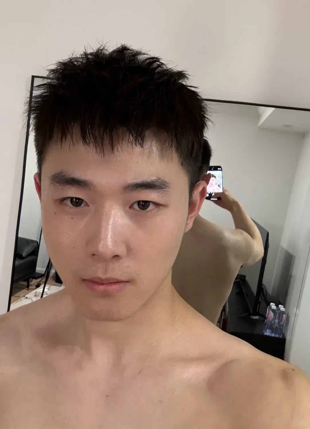 图片[19]-有片又有料！棒球服紧身胶衣，上海22岁薄肌男神来袭!-小蓝短视频