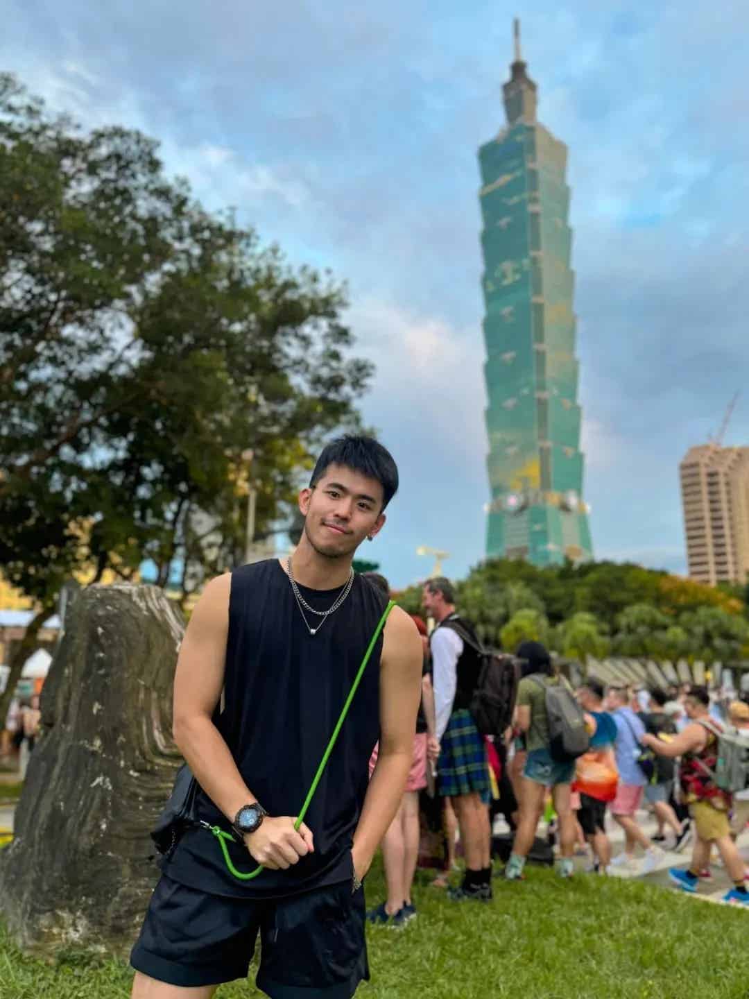 图片[8]-他今年35岁了！你敢信吗？！-小蓝短视频