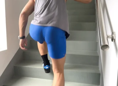 穿吊带的寸头弟弟也太有型了，看看谁又可以啦！