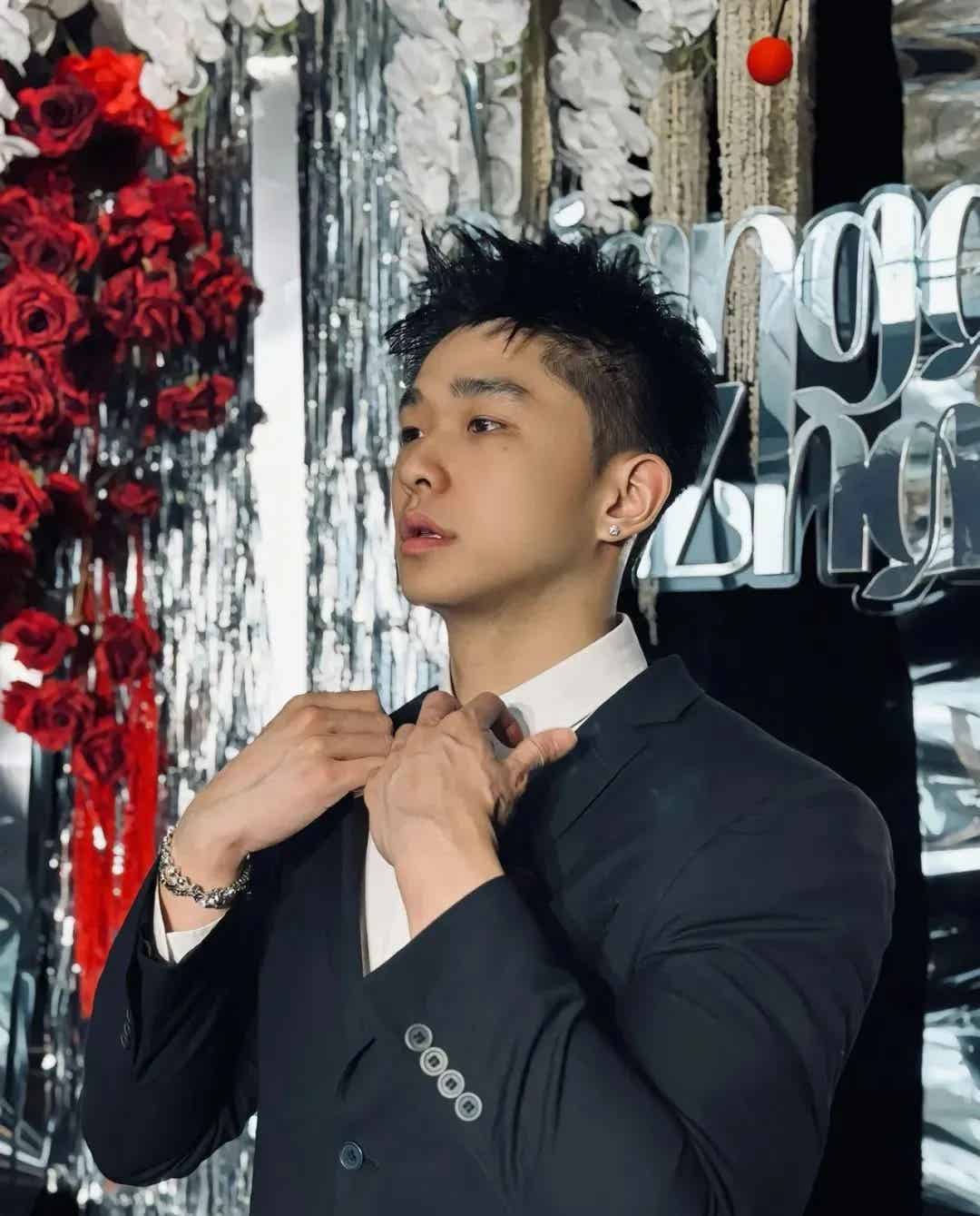 图片[5]-192cm少年感肌肉帅哥，大鼻子伴郎哥哥！-小蓝短视频