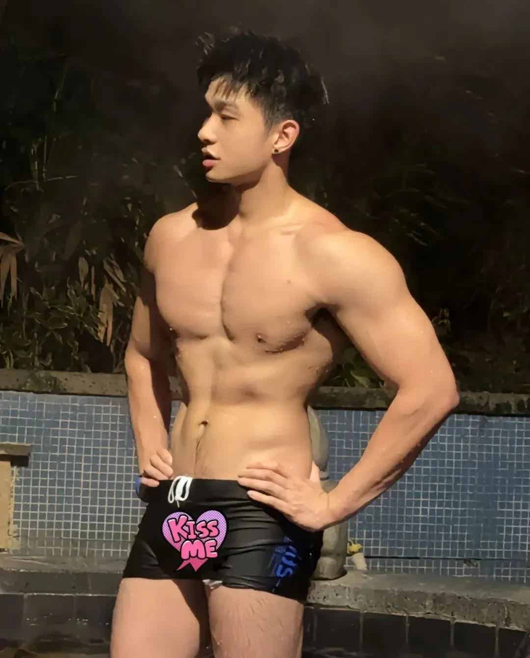 图片[9]-192cm少年感肌肉帅哥，大鼻子伴郎哥哥！-小蓝短视频