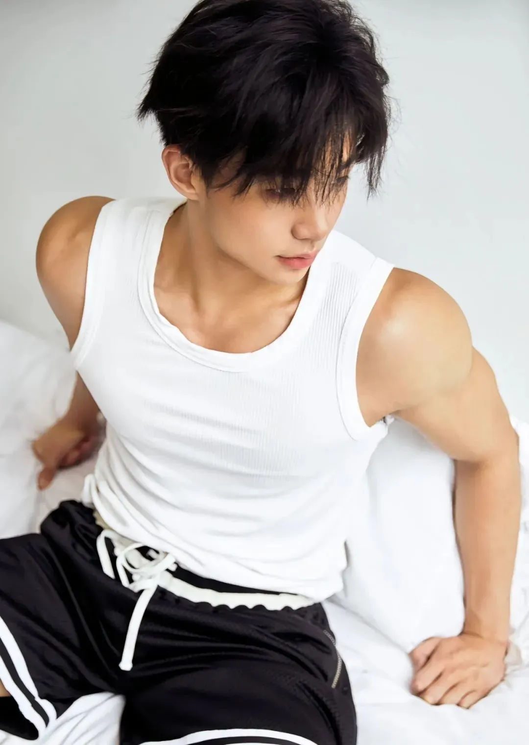 图片[16]-192cm少年感肌肉帅哥，大鼻子伴郎哥哥！-小蓝短视频