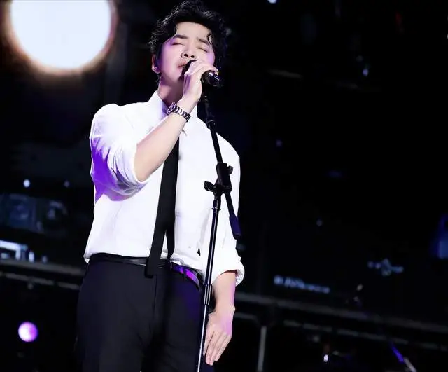 图片[6]-内娱有自己的“叔圈天菜”！年过五十，依旧很抢手-小蓝短视频