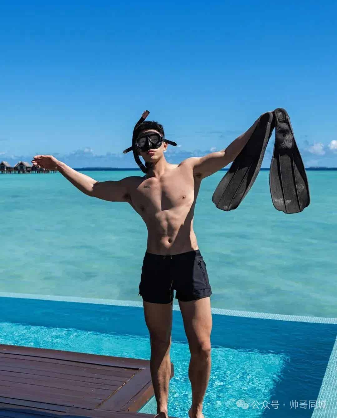 图片[3]-186cm潜水帅哥狙击来袭，身材绝了!-小蓝短视频