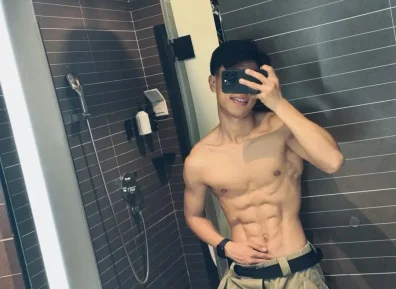 一张封神，23岁薄肌男大还有腹毛！