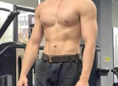 伴郎太帅了！脱掉更诱人！