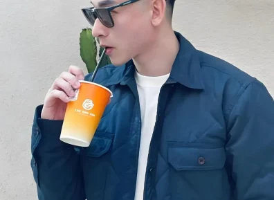 男生别嫌弃“两边铲短”发型,新年剪这3款,让你秒变帅气型男!