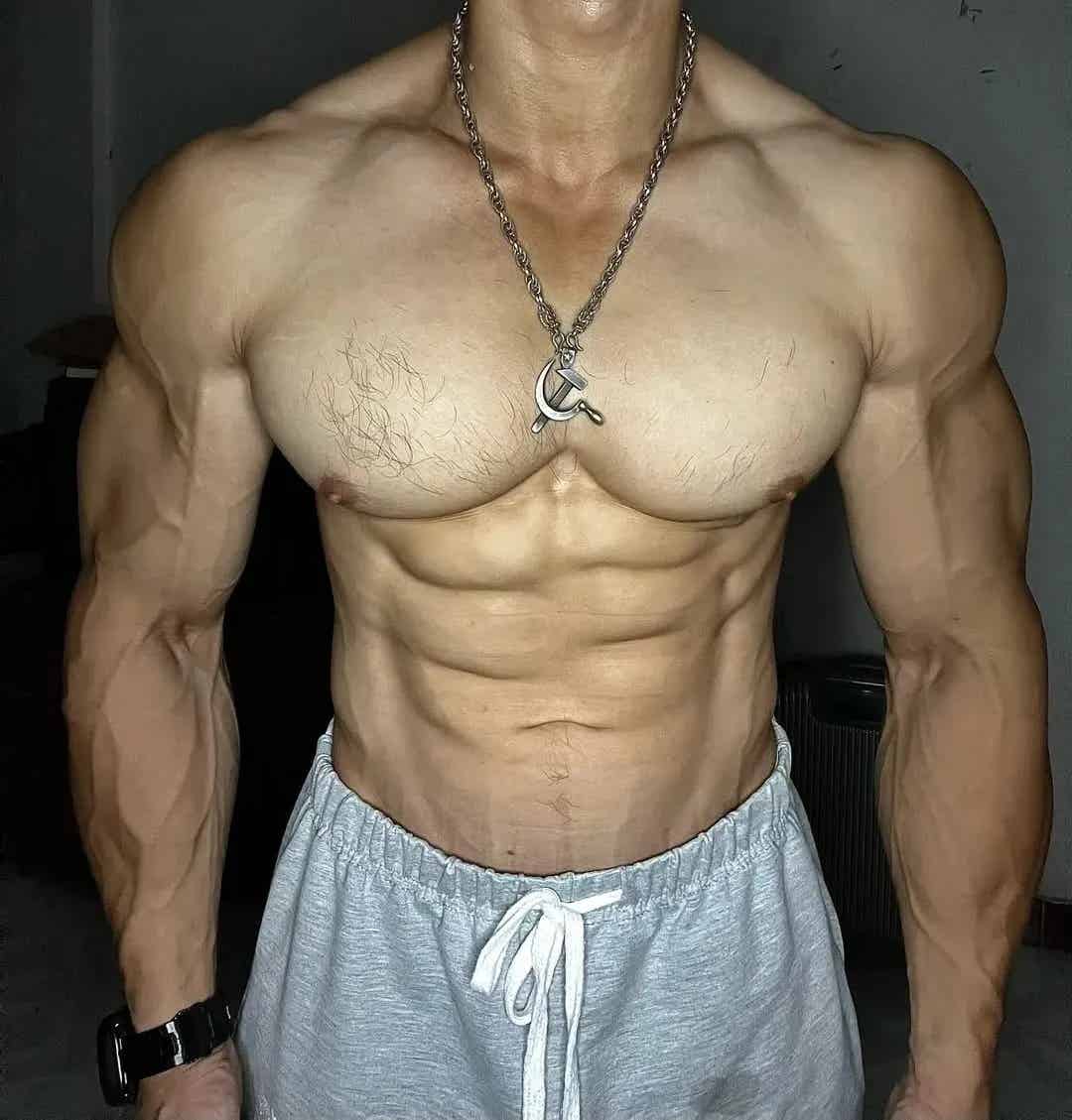 图片[1]-6个腹部训练动作，强力虐腹，助你塑造巧克力腹肌！-小蓝短视频