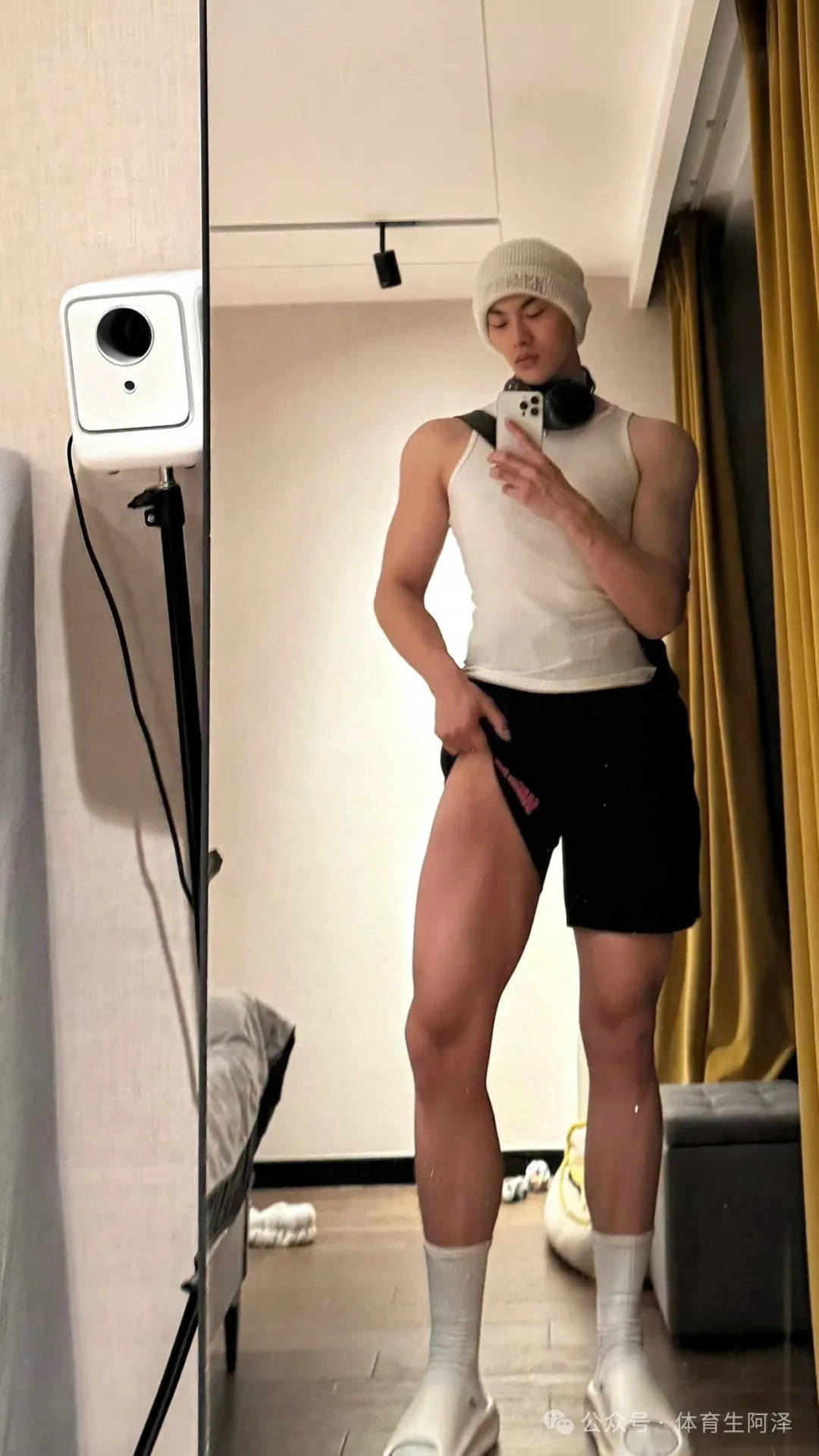 图片[5]-195黑皮白袜体育生，拍照姿势太大胆，豹纹短裤非常诱惑......-小蓝短视频