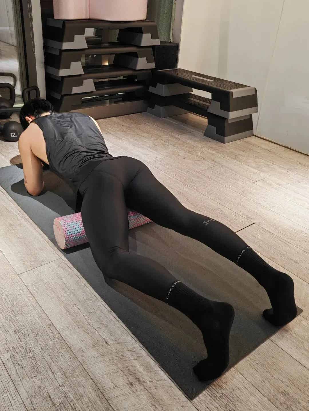 图片[9]-想要完美腰臀比？来看看这位北京小哥哥的翘臀秘籍！-小蓝短视频