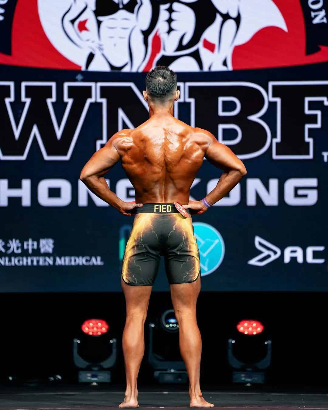 图片[7]-26岁香港健身博主，硬核胸肌六块腹肌和鲨鱼线，这结实的身体硬邦邦！-小蓝短视频