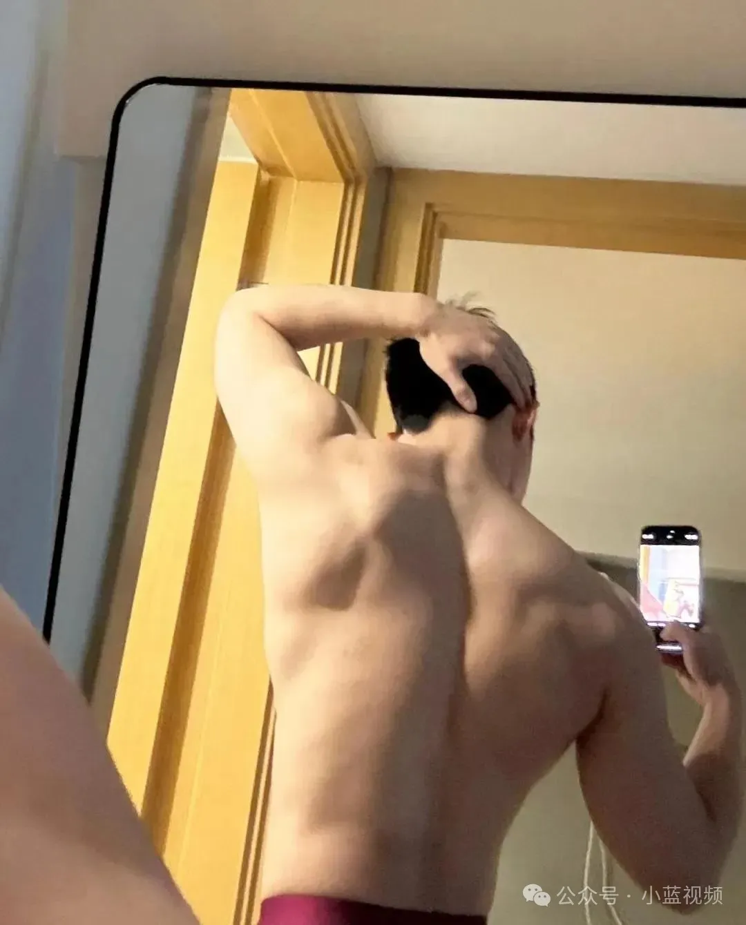 图片[6]-02年退役兵哥哥，阳光型男颜值身材双在线！-小蓝短视频