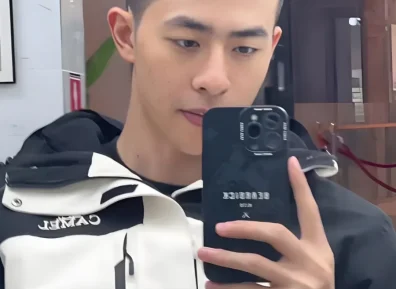 男生理发别只会“稍微剪短”，这3款发型潮流有个性，谁剪谁帅气