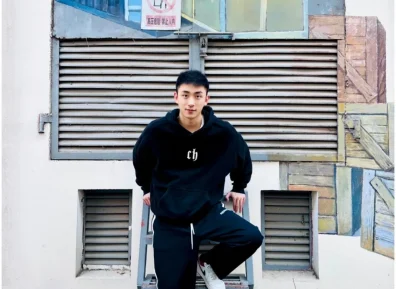 健身路上的小哥哥,不满意肌肉进度,渴望外翻的感觉!谁能帮帮他?